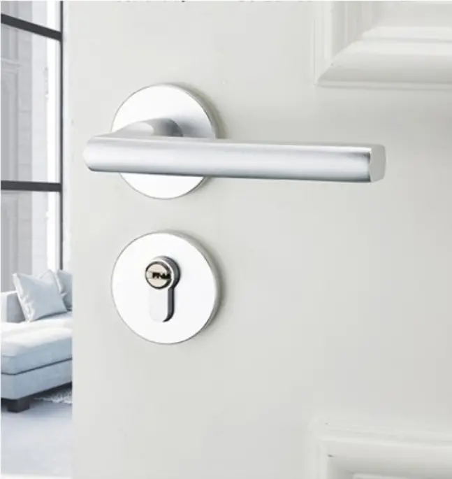 LM-Cerradura Cajuela para Puerta con Ventana Redonda