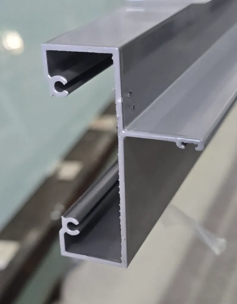 GRIS SILVER- MARCO EXTERIOR PROYECTED 19′